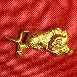 Gold Toned Crouching Tiger Brooch Pin Marked MF